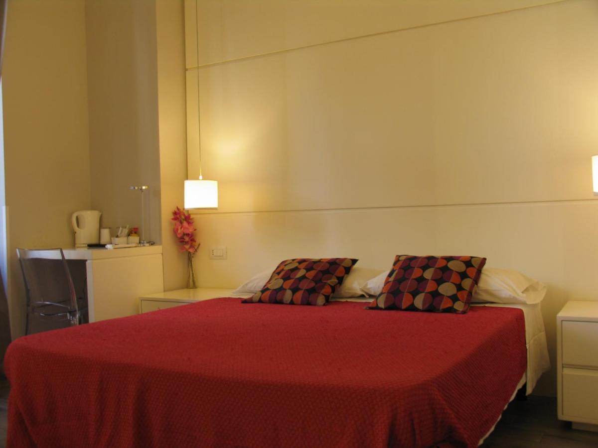 Dea Roma Inn Exterior photo